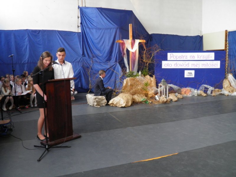 Popatrz na krzyż - misterium wielkanocne